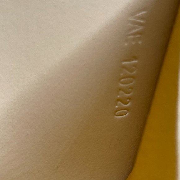 New Goyard SaintSulpice CardHolder- Elegant Rare White Canvas /Leather - Picture 7 of 10